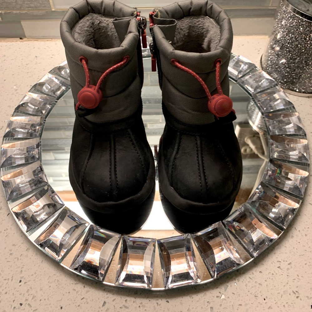 Kids UGG boots SZ 10